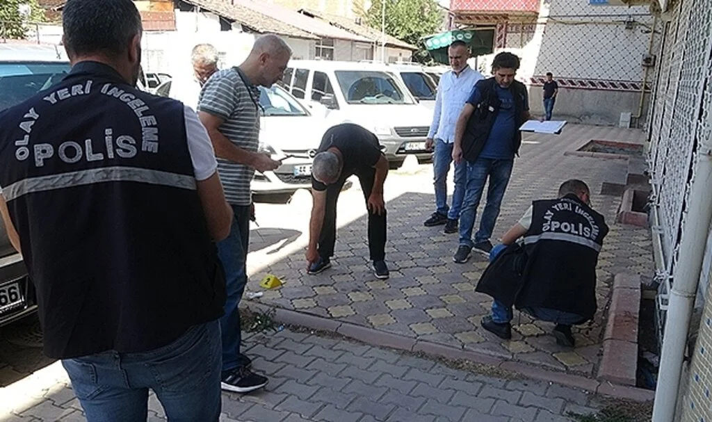 Akrabalar arasında silahlı kavga: 1 yaralı