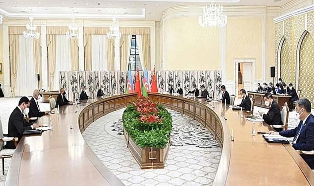 Aliyev, Şi Cinping ile görüştü
