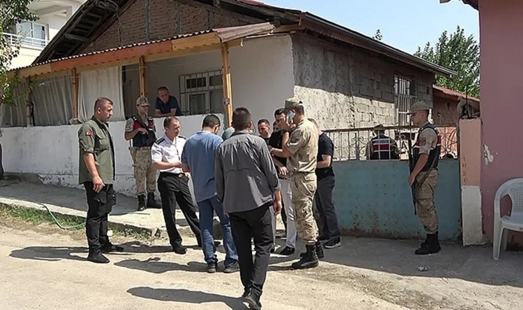 Amasya'da çifte cinayet: Dini nikahlı eşini ve üvey oğlunu öldürdü