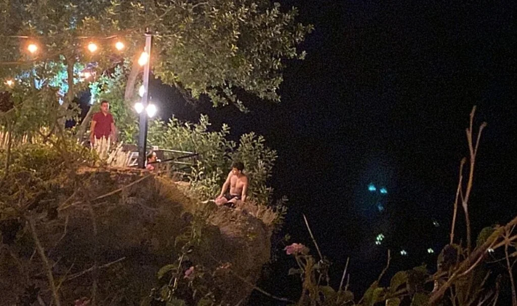 Antalya’da falezlere çıkan genç ölümle burun buruna geldi, ablası 1.5 saatte ikna etti