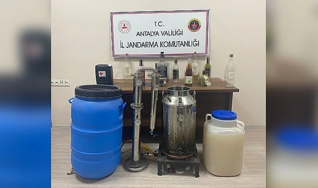 Antalya'da sahte alkol üreticilerine jandarmadan darbe