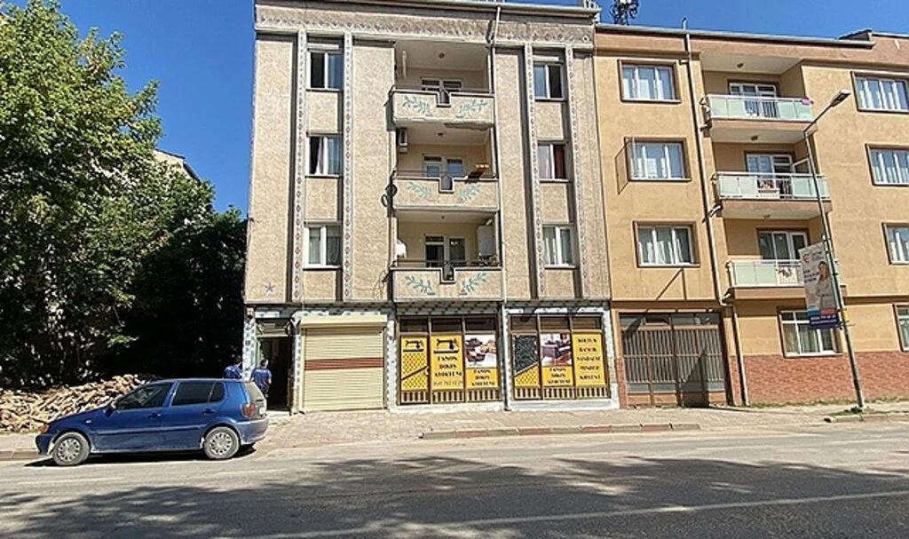 Apartmanda tadilat yaparken hayatını kaybetti