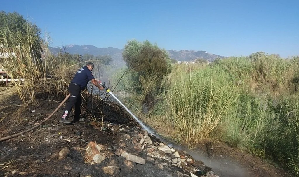 Arazi yangınlarına itfaiyeden hızlı müdahale