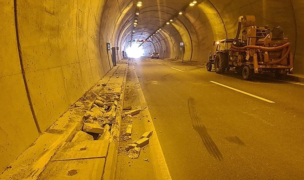 Arıza yapan aracın sürücüsü önlem almayınca kazaya neden oldu