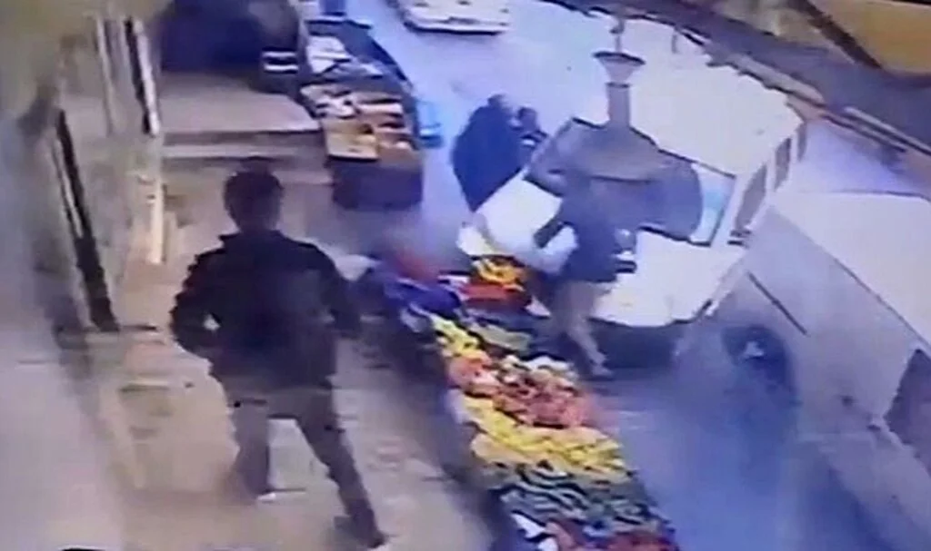 Arnavutköy’de feci kaza okula giden çocuğa araç çarptı