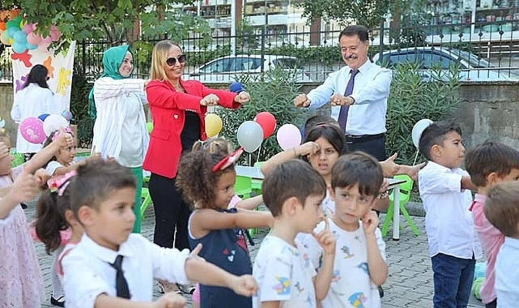 Atakum Belediye Başkanı Cemil Deveci Miniklerin Heyecanına Ortak Oldu 