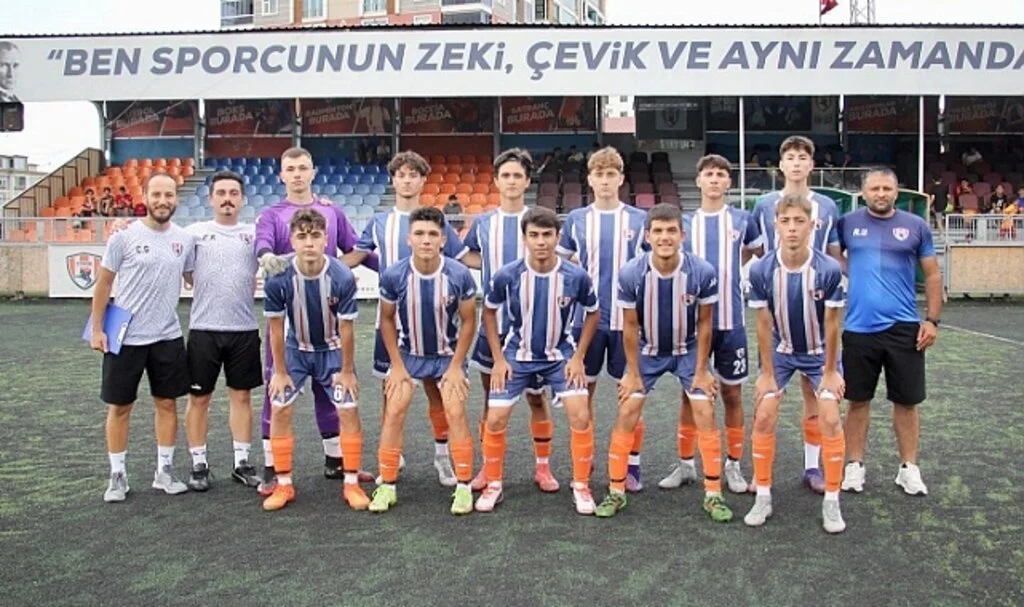 Atakum Belediyespor U15 ve U17 takımları fırtına gibi