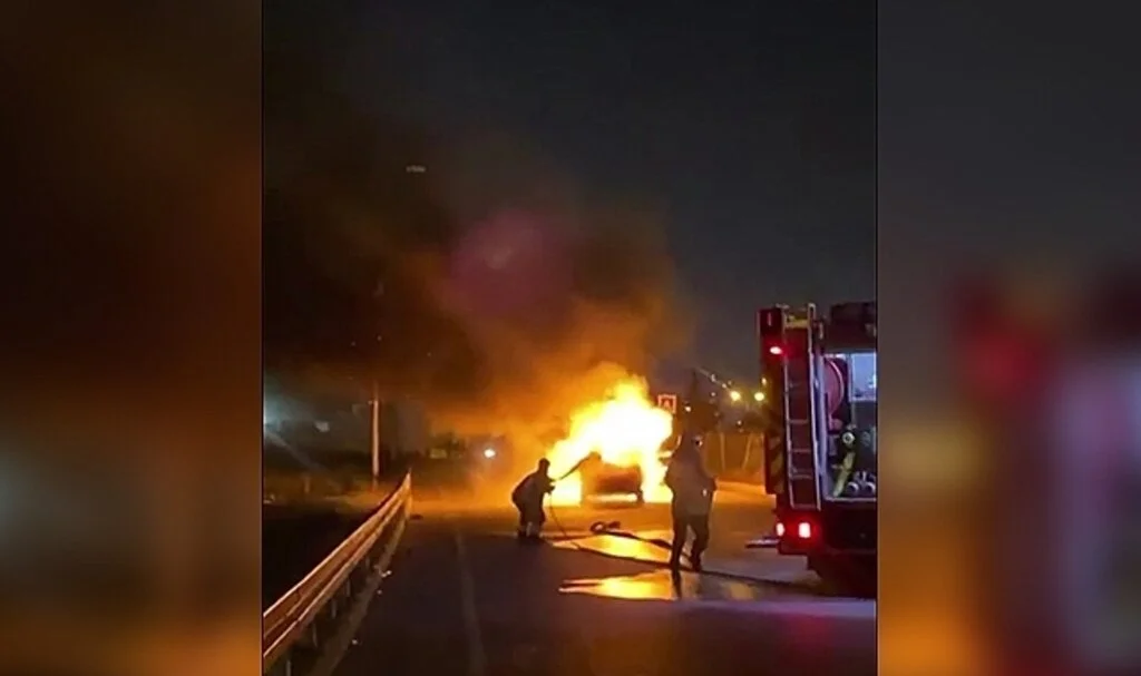 Ataşehir’de gençlerin drift tutkusu otomobili küle çevirdi