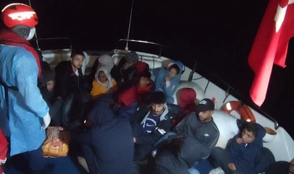 Aydın’da üç farklı operasyonda 50 düzensiz göçmen kurtarıldı