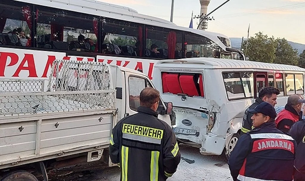 Aydın’da zincirleme trafik kazası 1 ölü 6 yaralı