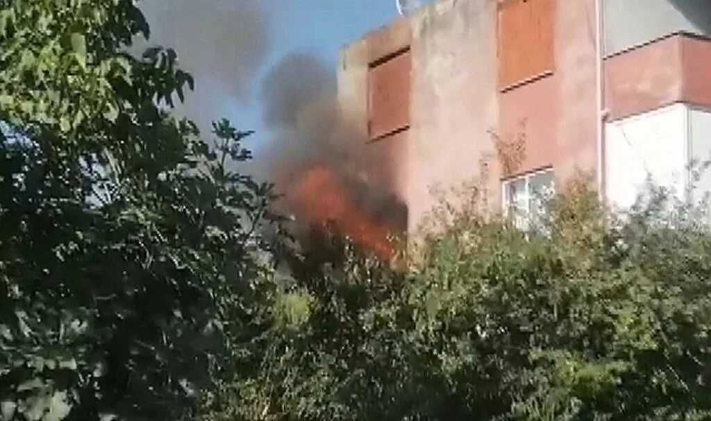 Babaannesine kızan genç evi yaktı