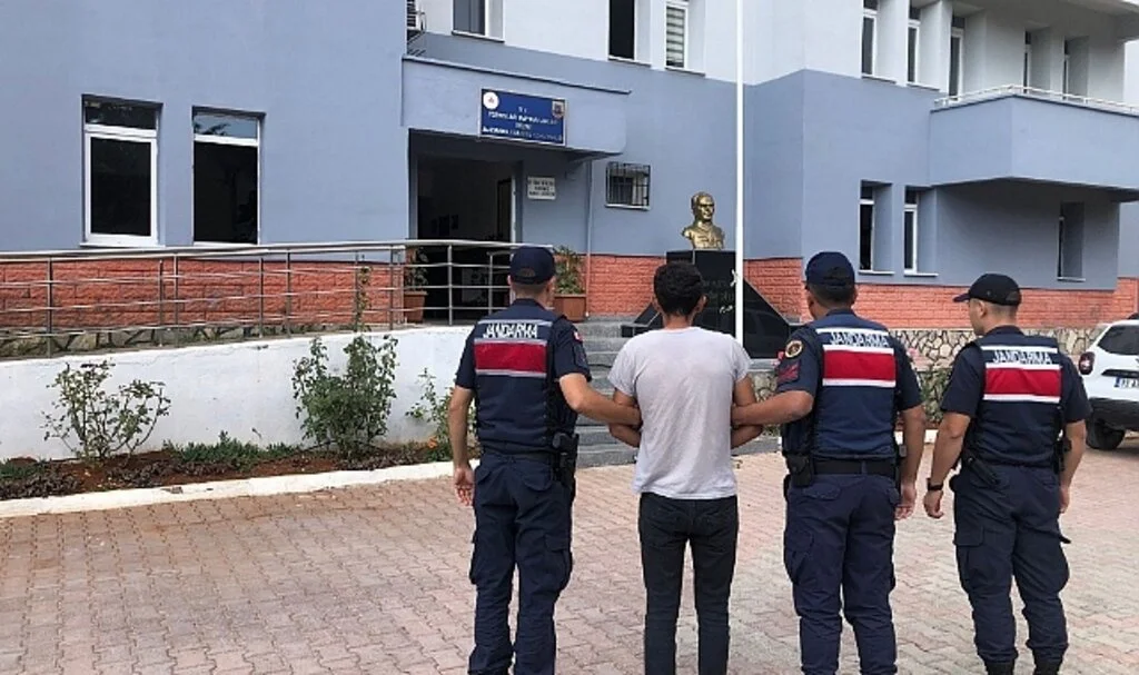 Babasını öldürüp, kendi yapmamış gibi ihbar etti