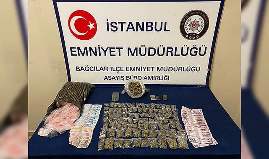 Bağcılarda sokakta uyuşturucu madde satışı yapan şahıs yakalandı