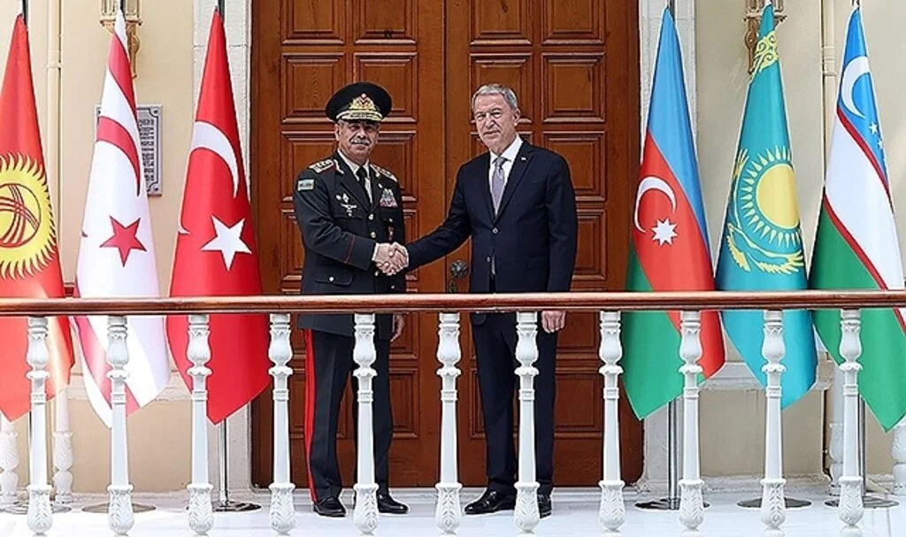Bakan Akar, Azerbaycan Savunma Bakanı Hasanov ile telefonda görüştü