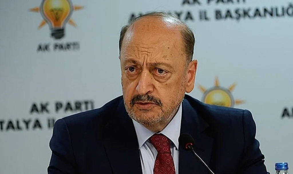Bakan Bilgin: " Sözleşmeli personel sorununu çözüyoruz, EYT sorunu önümüzde, çözüyoru"