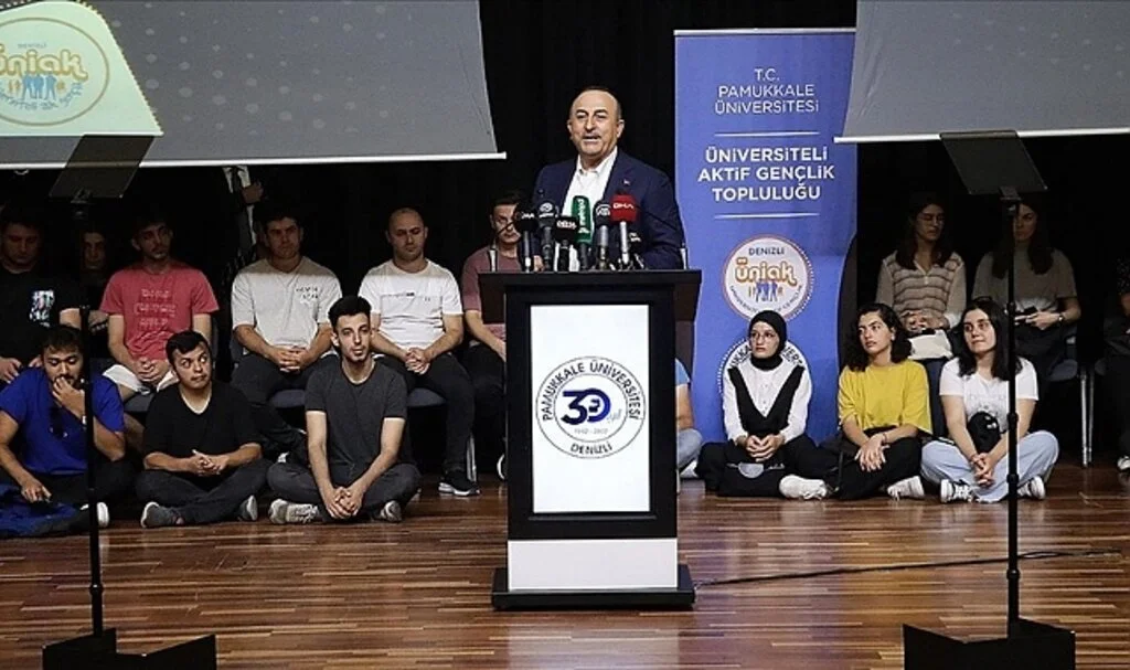 Bakan Çavuşoğlu: Kıbrıs Türkü'nü korumak için daha fazla güç ve silah göndereceğiz