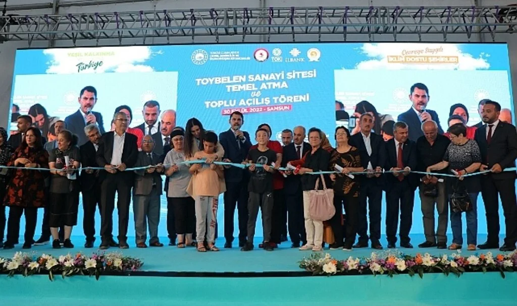 Bakan Kurum: “Sosyal medyada oynadığınız tiyatrolara seyirci bulamayacaksınız”