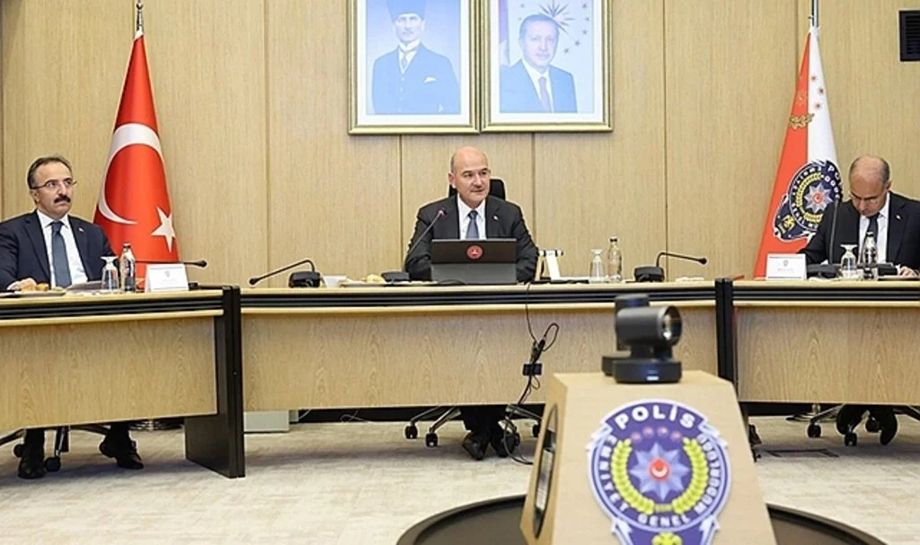 Bakan Soylu başkanlığında asayiş, trafik, göç ve terör değerlendirme toplantısı yapıldı