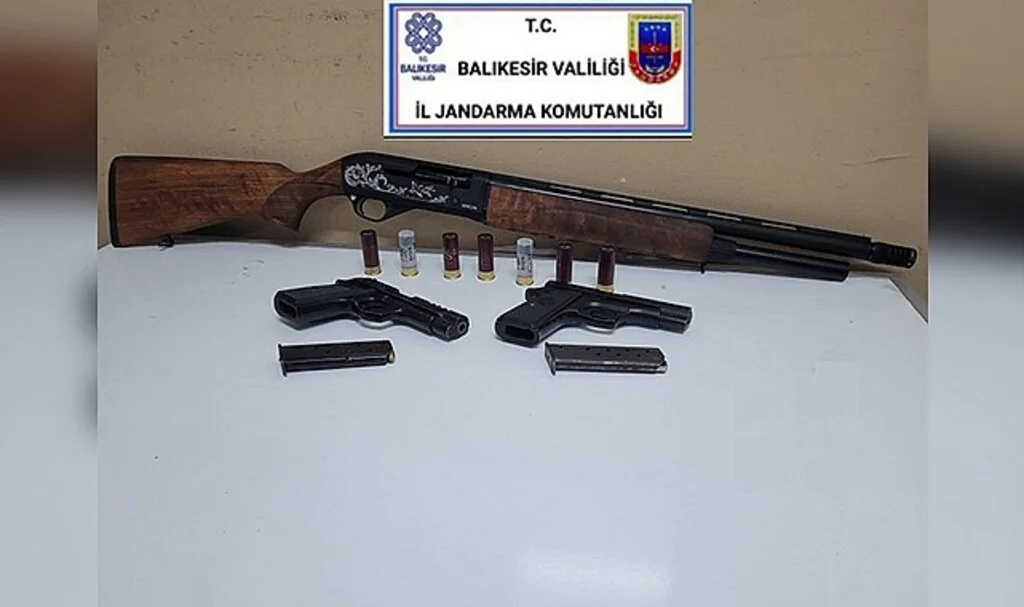 Balıkesir'de jandarmadan asayiş ve uyuşturucu operasyonu
