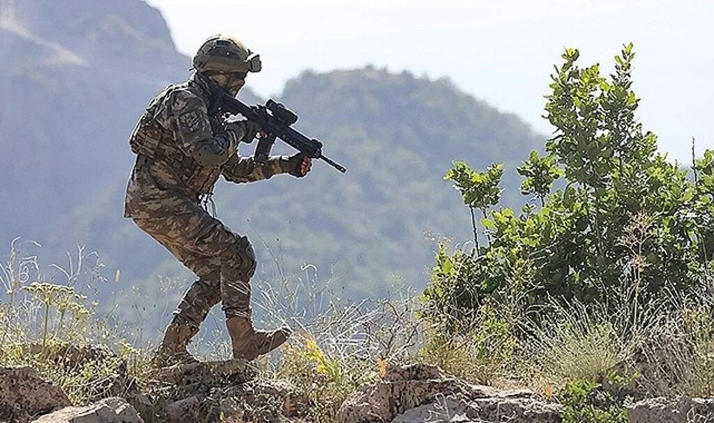 Barış Pınarı bölgesine saldırı hazırlığındaki 2 PKK/YPG'li terörist etkisiz hale getirildi