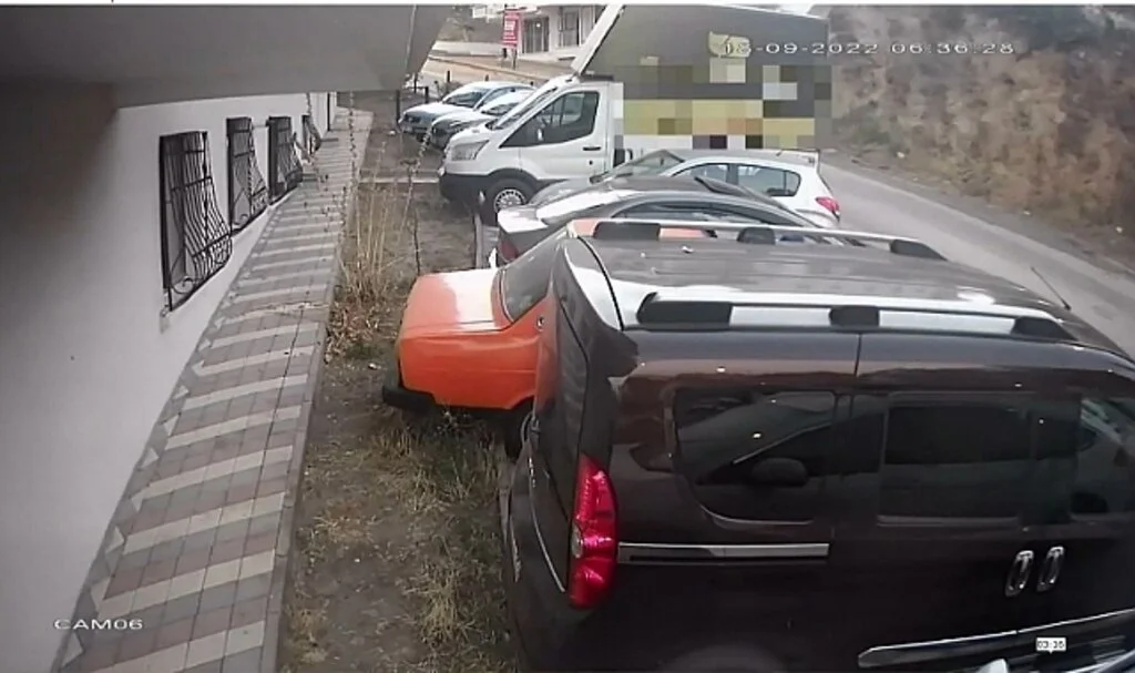 Başkent'teki ‘sunroof’ hırsızları kamerada