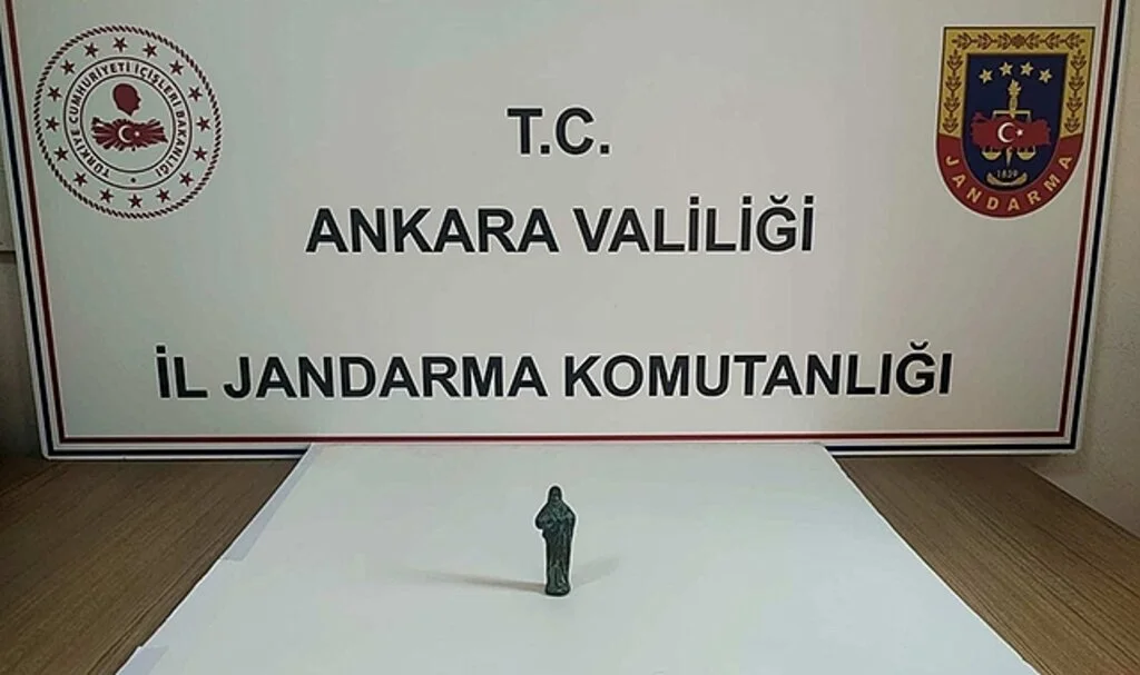 Başkentte tarihi eser niteliğinde 400 bin TL lik insan figürü ele geçirildi