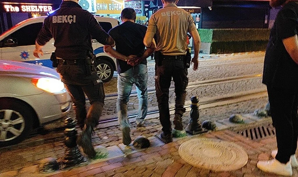 Bekçilere küfreden şahıs gözaltına alındı