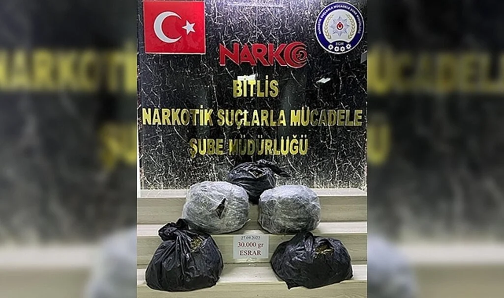Bitlis’te 30 kilo esrar ele geçirildi