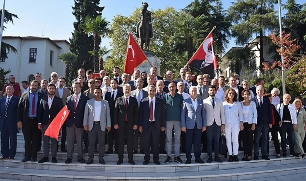 Bursa'da CHP'nin 99’ncu kuruluş yıl dönümü kutlandı