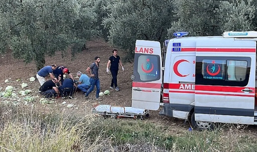 Bursa'da otomobil ile kamyon çarpıştı: 6 yaralı