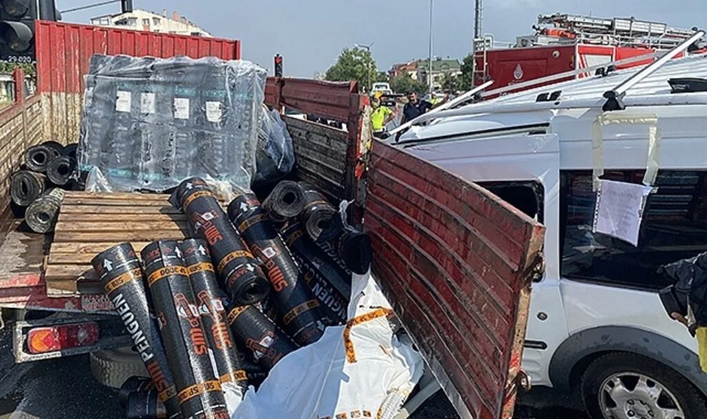 Büyükçekmece’de feci kaza:1 ölü, 1 yaralı