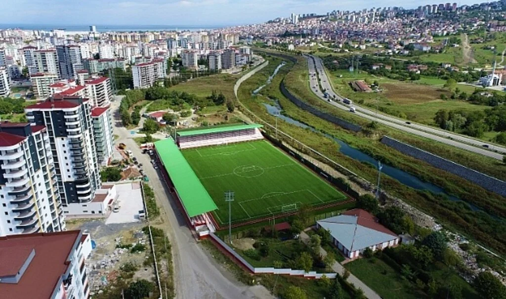 Büyükşehir atıl haldeki stadı amatör spora kazandırdı