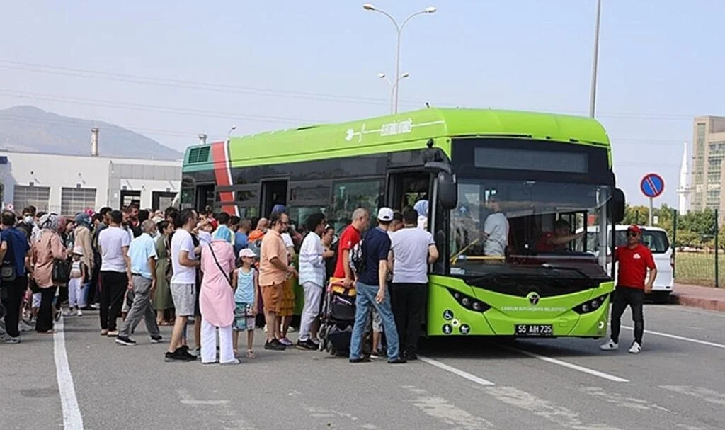 Büyükşehir günde 100 bin kişi taşıdı