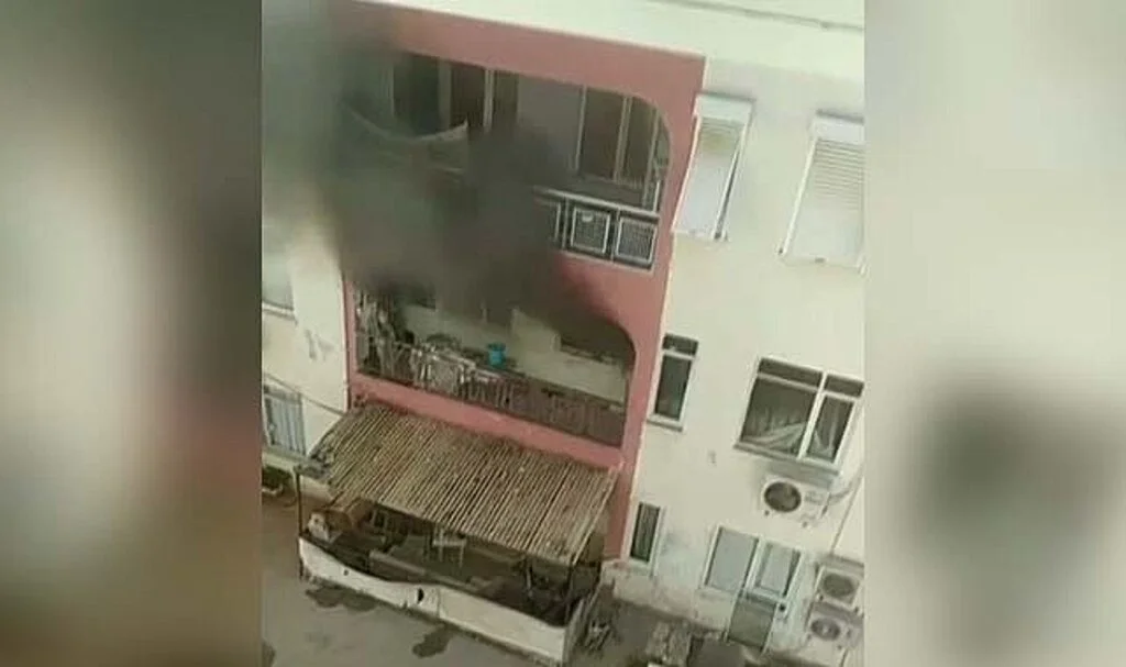 Çakmakla oynayan küçük çocuk evi yaktı