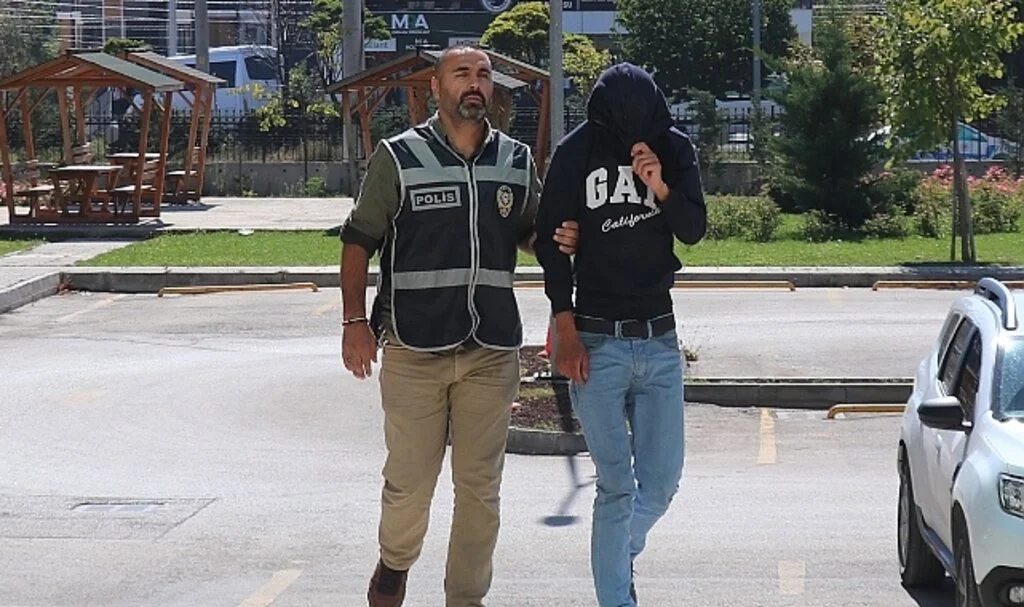 Çaldığı bisikletleri satarken suçüstü yakalandı