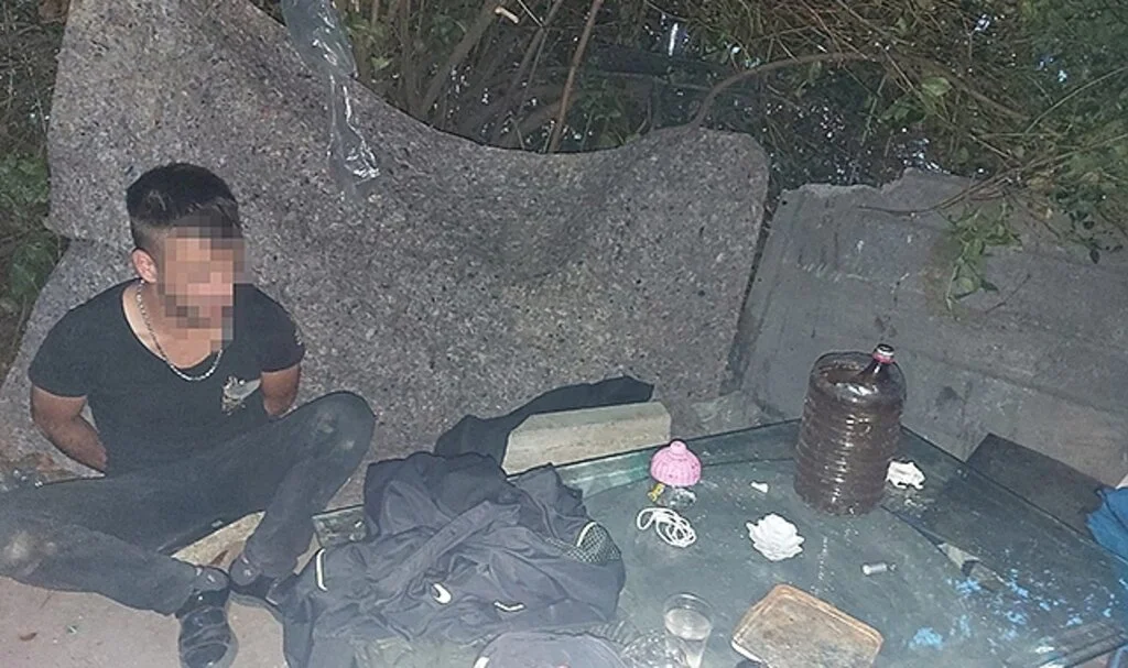Çalılıkların arasına gizlendi, jandarmadan kaçamadı