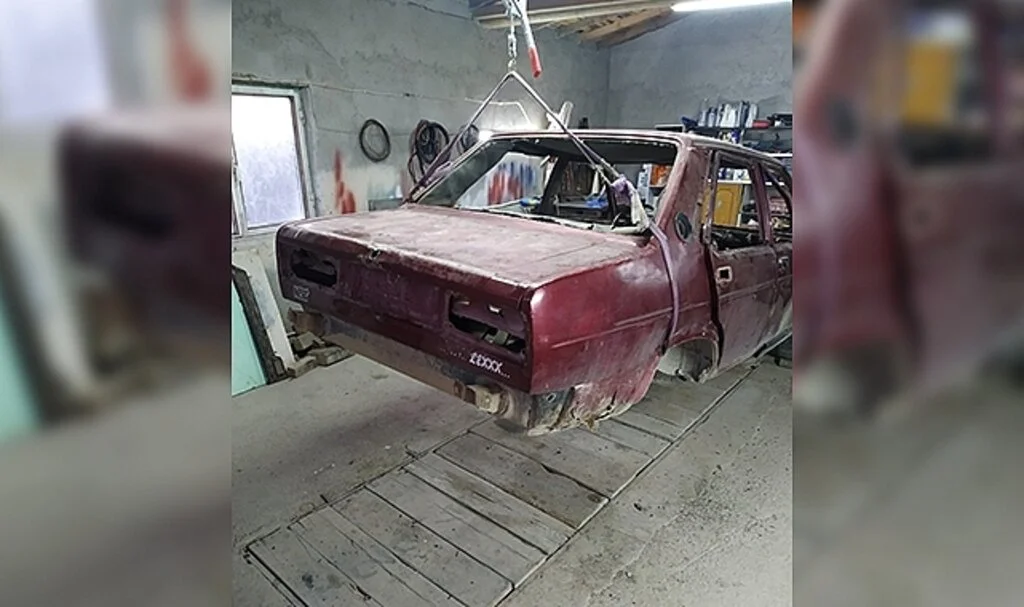 Çalıntı otomobili parçalayan 3 kişi yakalandı