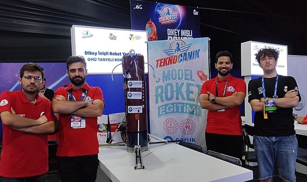  Canik Belediyesi’nin desteklediği roket takımı 3. oldu
