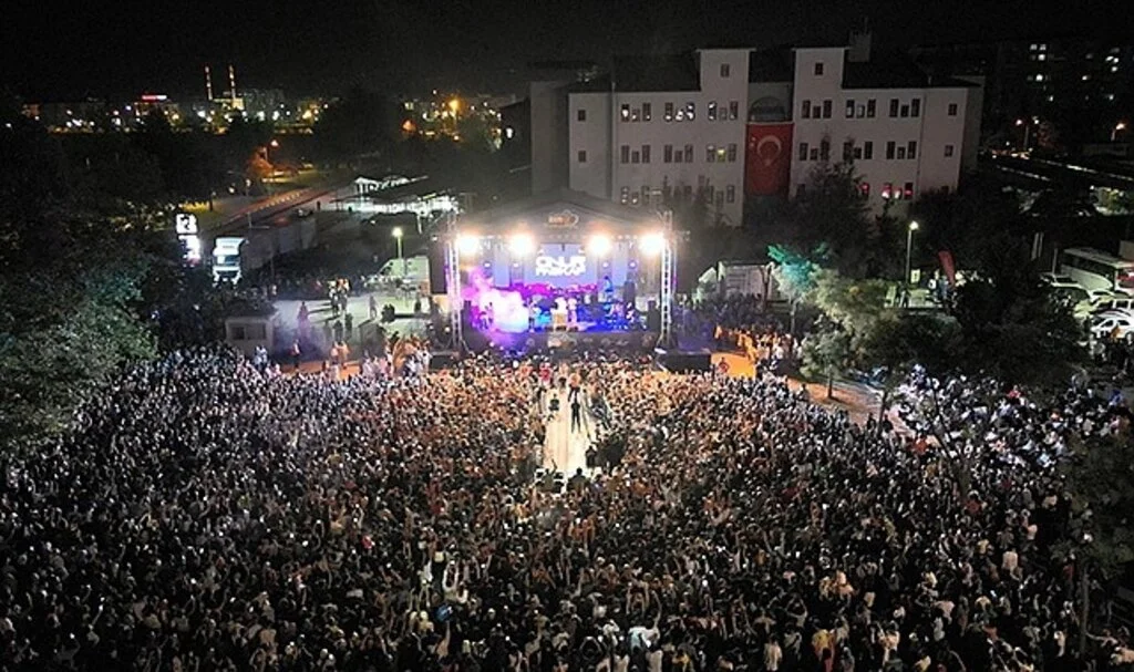 Çarşamba'da muhteşem gece