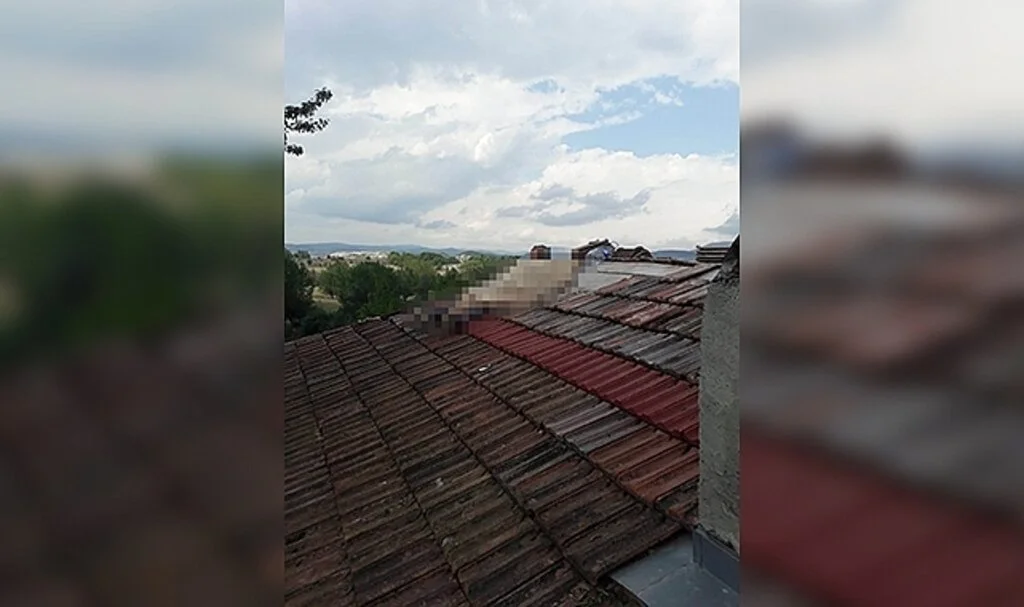 Çatıdaki kiremitleri onarırken fenalaşan vatandaş, hayatını kaybetti