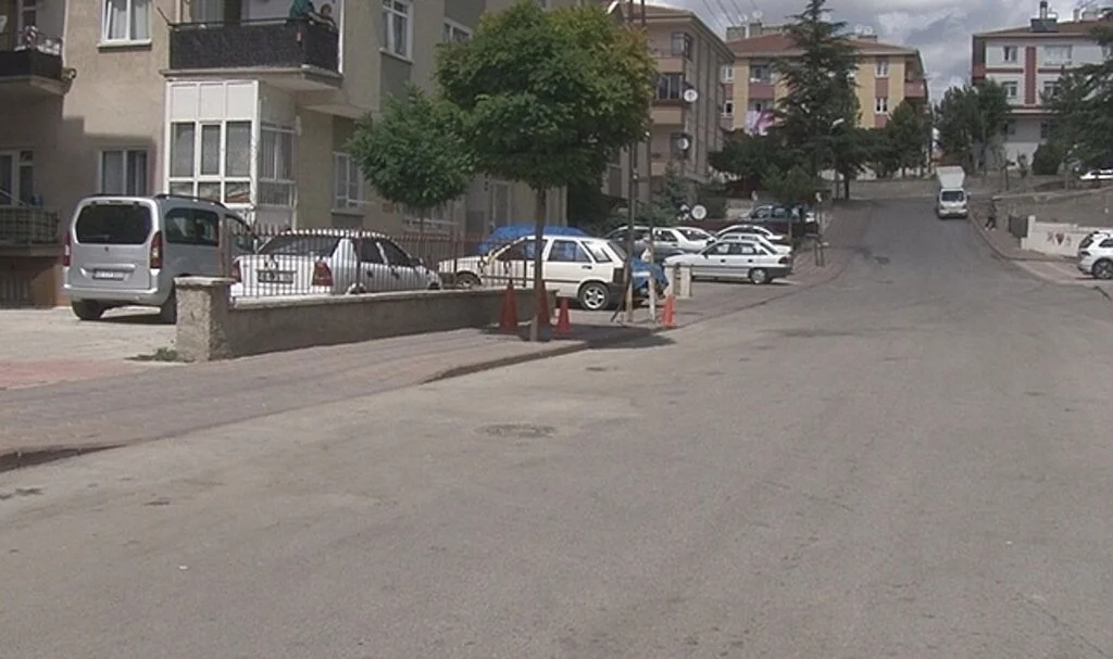 Cesedi yol kenarında bulunan çocuğun babasından kan donduran sözler: “Eşimin teyzesi çocuğu alıp kaçmış”