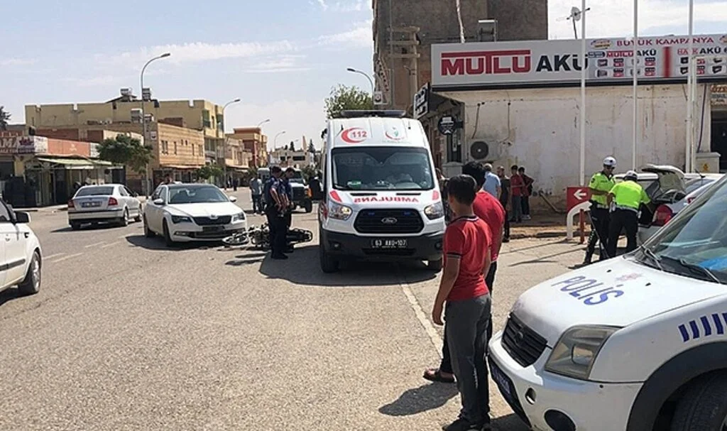 Ceylanpınar’da motor ile otomobil çarpıştı: 1 yaralı
