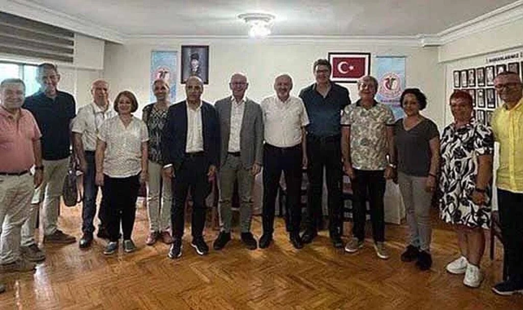 CHP Balıkesir İl Başkanı Serkan Sarı :"Sağlık Çalışanları CHP İktidarında  Emeğinin Karşılığını Alacak"