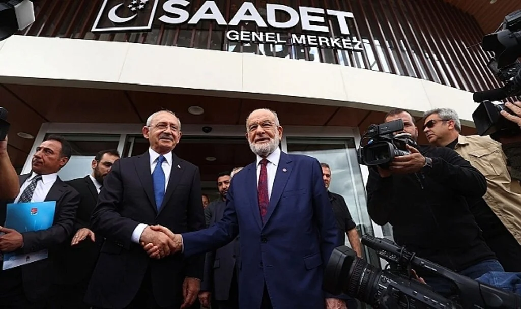CHP Genel Başkanı Kemal Kılıçdaroğlu, Saadet Partisi Genel Başkanı Temel Karamollaoğlu ile bir araya geldi
