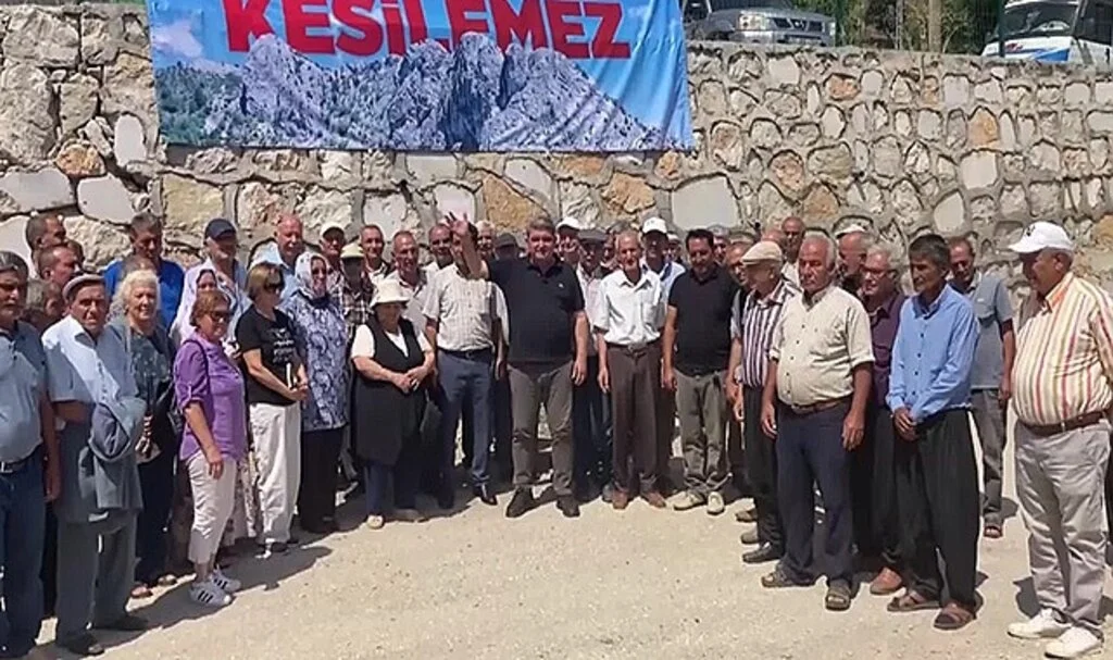 CHP Mersin Milletvekili  Cengiz  Gökçel'den  Mermer Ocağı Tepkisi: "Faaliyete Geçtiğinde Her  Taş  Köylünün Evinin Damına Düşecek"