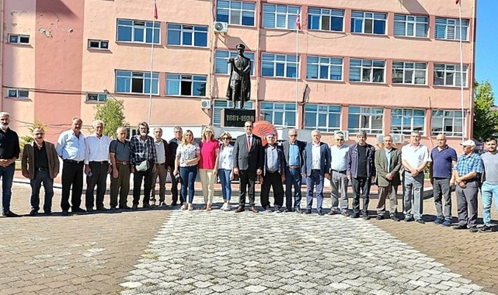 CHP'nin 99. kuruluş yıl dönümü Vezirköprü'de kutlandı
