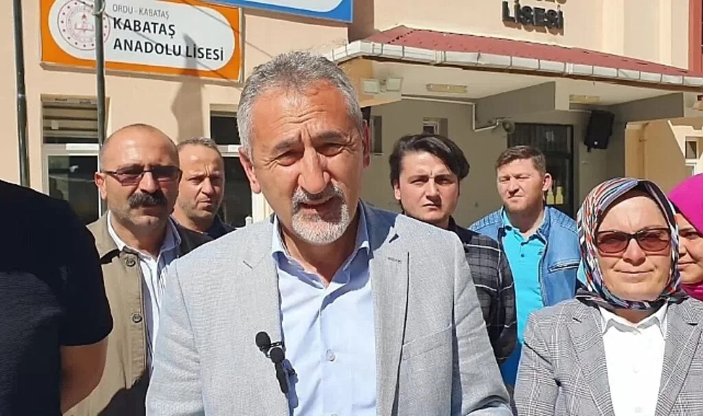 CHP Ordu Milletvekili Mustafa Adıgüzel :" Öğrencilerimizi Eğitimden Mahrum Bırakıyorsunuz"