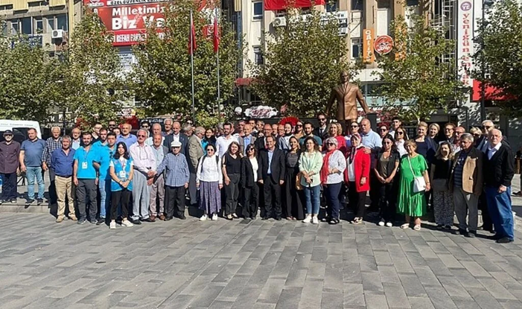 CHP Sakarya İl Başkanı Ecevit Keleş'ten CHP'nin Kuruluş Yıl Dönümü Mesajı