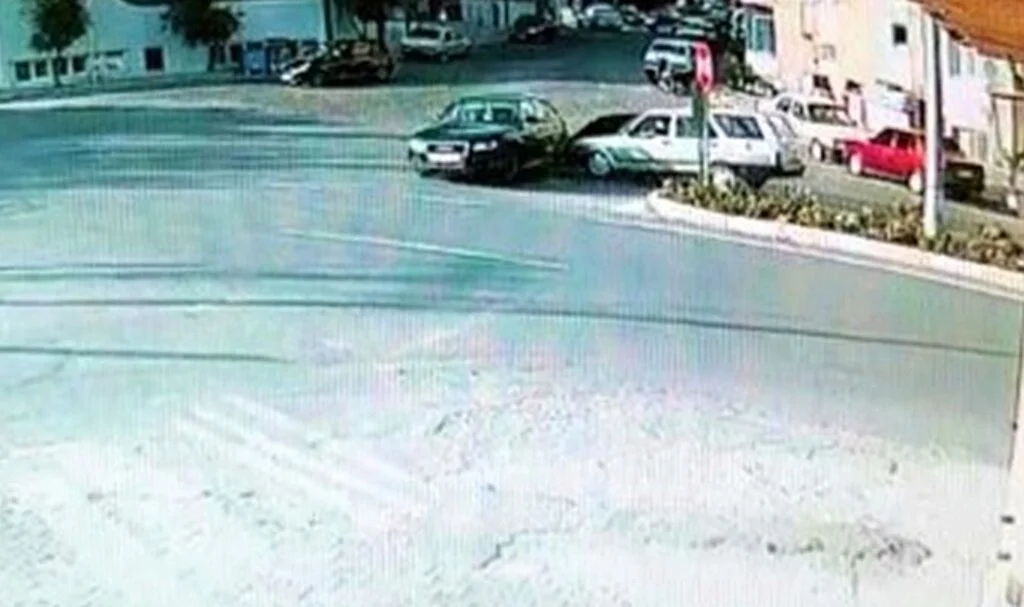 Çözümsüz kavşakta kazalar art arda yaşanıyor