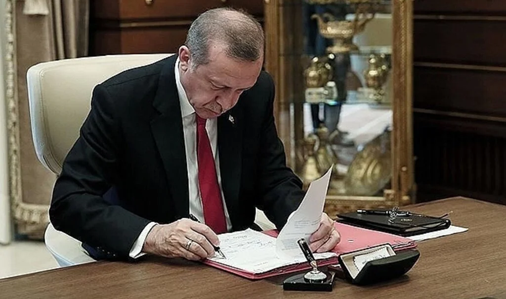 Cumhurbaşkanı Erdoğan 17 üniversiteye rektör atadı